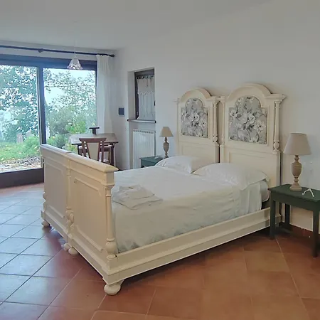 Borgo Acque Romane Bed & Breakfast *