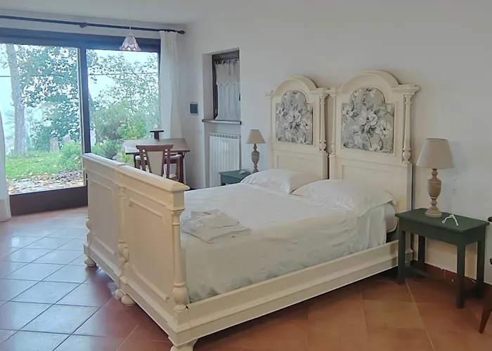 Borgo Acque Romane Bed & Breakfast 3*