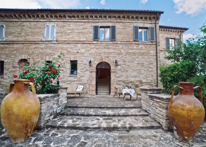 Bed & Breakfast Borgo Acque Romane 3*